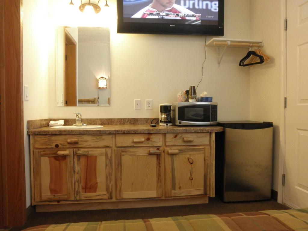 Bear'S Den Lodge Shaunavon Δωμάτιο φωτογραφία
