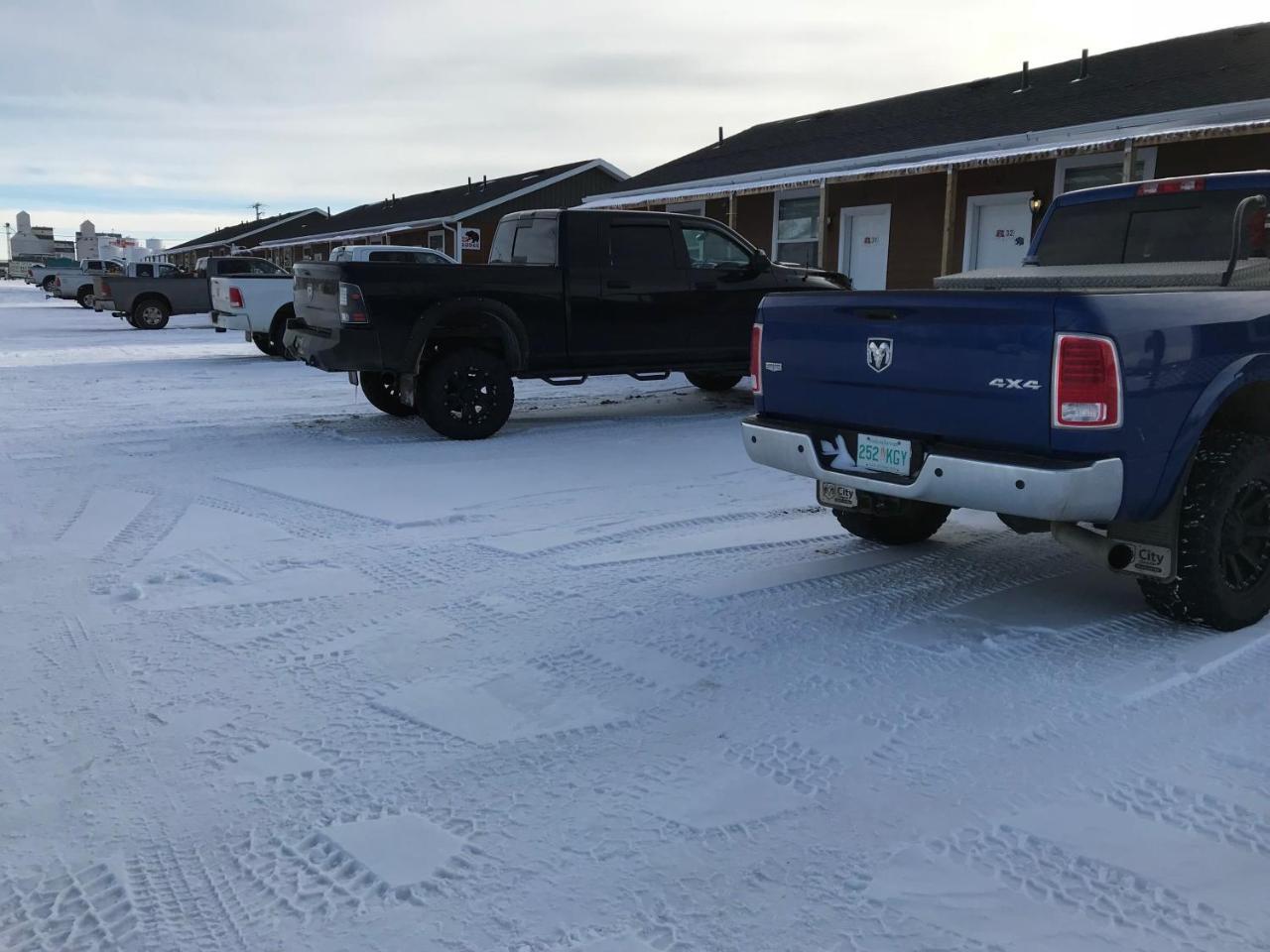 Bear'S Den Lodge Shaunavon Εξωτερικό φωτογραφία
