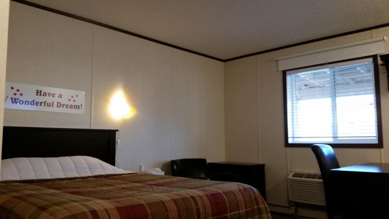 Bear'S Den Lodge Shaunavon Εξωτερικό φωτογραφία